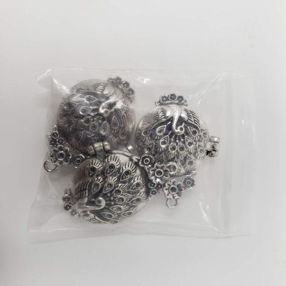 Set of Peacock Pendants Silver Opens Latch Closure - 3 - Picture 6 of 6